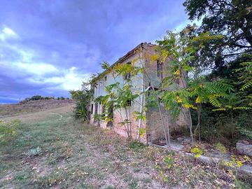 CASA COLONICA con TERRENO E ANNESSO AGRICOLO
