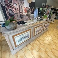 Bancone in legno invecchiato