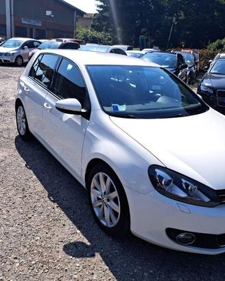 VOLKSWAGEN - Golf 1.6 tdi Highline 5p
