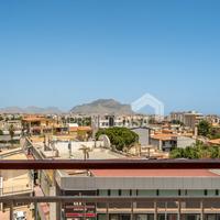 4 vani 115 mq al 5° piano con Posto Auto