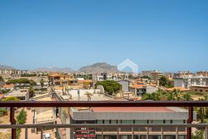 4 vani 115 mq al 5° piano con Posto Auto