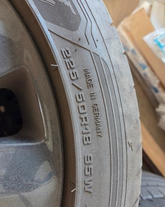 cerchi e gomme mini countryman  225 50 R18