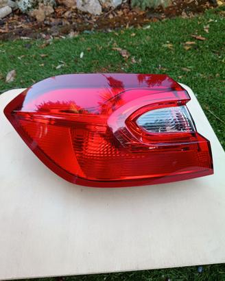faro posteriore sx Ford Fiesta 