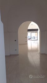 Lcale commerciale Oria