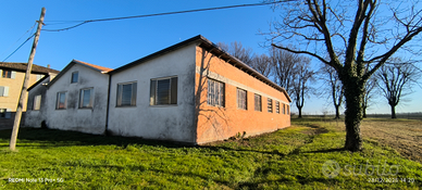 Capannone ex falegnameria