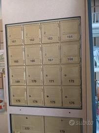 armadio con cassette postali per poste private