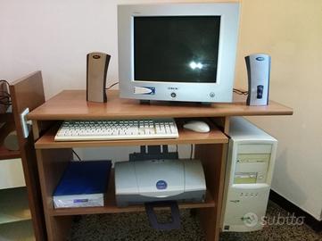Postazione pc fisso completa