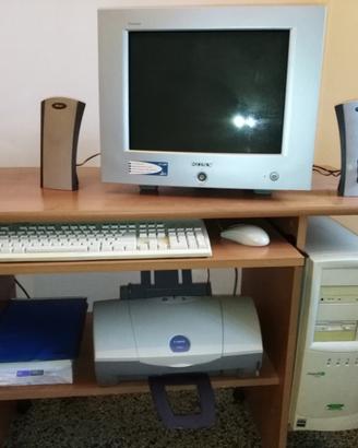 Postazione pc fisso completa