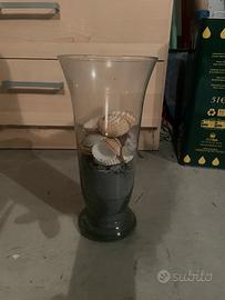 Vaso in vetro con decorazioni