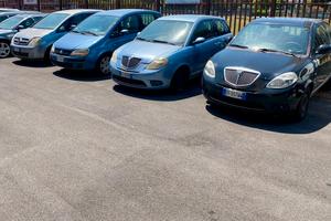 2 Lancia Ypsilon -Fiat idea - Opel meriva - IN BLO