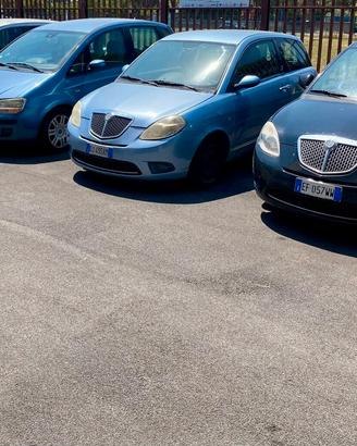 2 Lancia Ypsilon -Fiat idea - Opel meriva - IN BLO