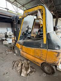 MULETTO ELETTRICO 3000 KG – CABINA CHIUSA