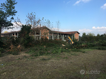 Terreno con costruzione