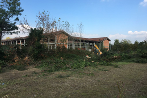 Terreno con costruzione