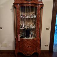 Vetrina bombata stile Luigi XV