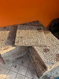 Piastrella granigliata