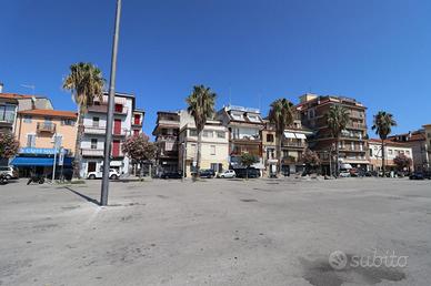 NEGOZIO A SAN BENEDETTO DEL TRONTO