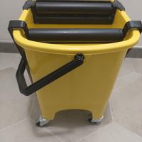 Carrello lavapavimenti Filmop ruote e strizzatore