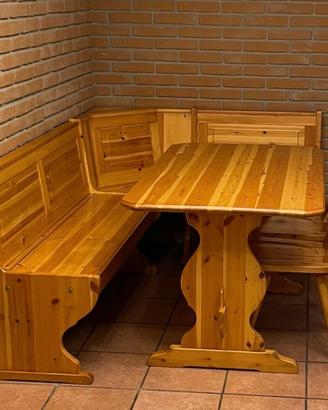 Panca angolare in legno con tavolo e 3 sedie