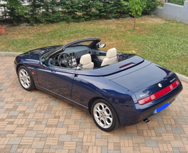Alfa Romeo 916 spider