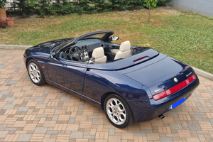 Alfa Romeo 916 spider