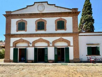Villa di 353 m² con più di 5 locali a Rio