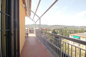 Scandicci, Attico 5 vani con posto auto