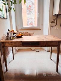 tavolo rustico rettangolare con cassetto