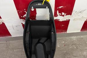 Vano sottosella Kymco Agility R16+ 125