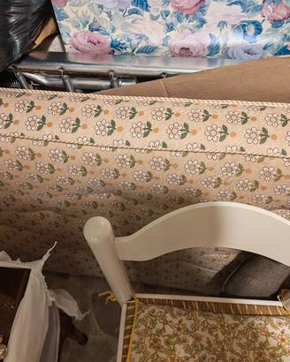 lettino con materasso a molle