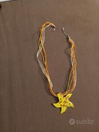 collana con ciondolo in vetro murano