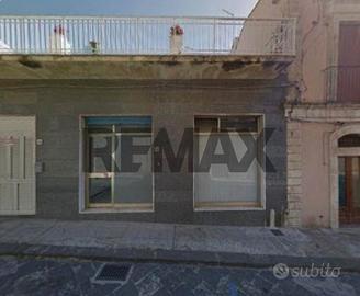 Rif.10723CA72524- attivita'/lic.commerciale palaz