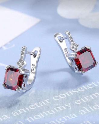 Orecchini in argento con zirconi e pietra rossa