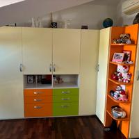 Armadio grande angolare con cabina armadio