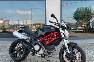 DUCATI MONSTER 796 + CONSEGNA ITALIA A DOMICILIO