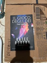 libro “il gioco degli dei” copertina flessibile