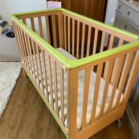 Lettino Micuna: cassettone, materasso, accessori