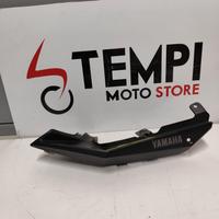 Fianchetto laterale posteriore (coda) Yamaha MT-12