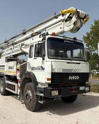Iveco 330.30 pompa CIFA 36 METRI