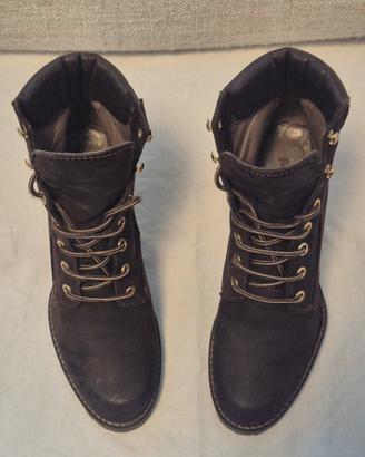 Stivaletti donna in camoscio. 