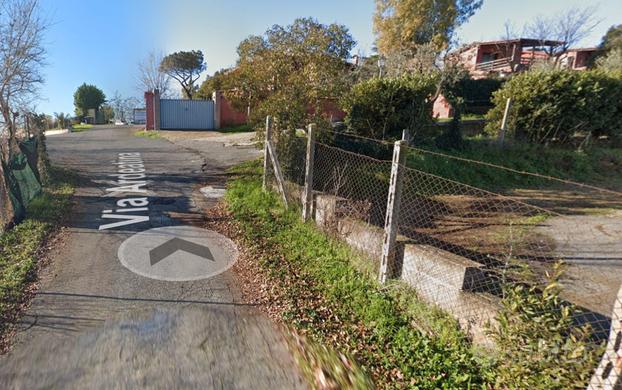 Ardeatina bilocale con giardino e posto auto