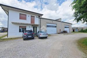 CAPANNONE A ISOLA RIZZA