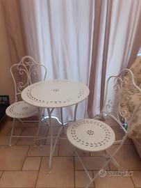 tavolino + 2 sedie 