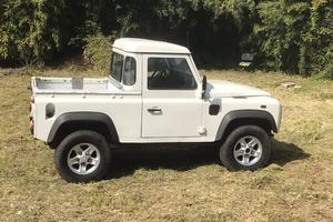 Defender 2,4 pick-up puma