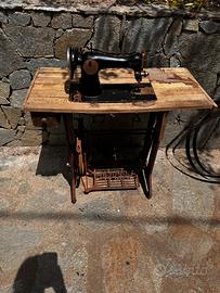 Macchina da cucire vintage