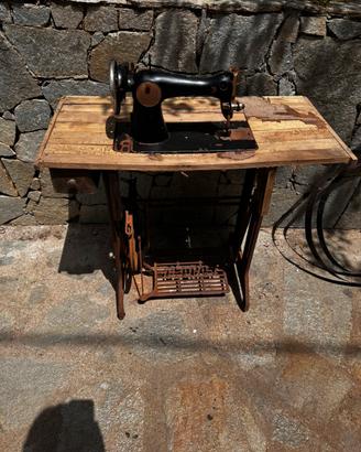 Macchina da cucire vintage