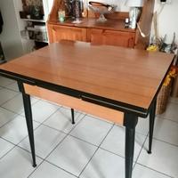 Tavolo  vintage in formica