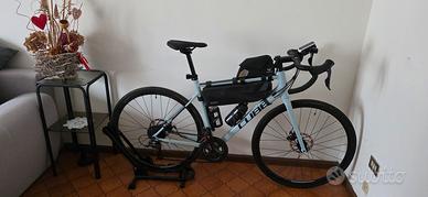 bici da corsa Cube Attain Pro