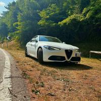 ALFA ROMEO Giulia 210 CV Q4 Veloce