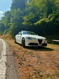 ALFA ROMEO Giulia 210 CV Q4 Veloce